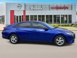 Used 2023 Hyundai Elantra SE image 2