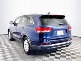 Used 2017 Kia Sorento LX w/ LX Convenience Package image 5