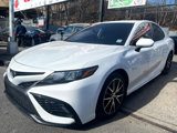 Used 2022 Toyota Camry SE image 2