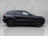 Used 2018 Jeep Grand Cherokee Altitude image 5