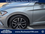 Used 2025 Volkswagen Jetta SE image 2