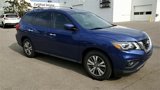 Used 2018 Nissan Pathfinder SV image 2