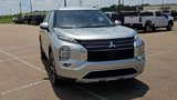 Used 2024 Mitsubishi Outlander SE image 3
