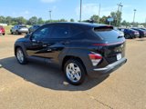 Used 2024 Hyundai Kona SE image 3