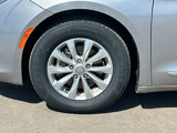 Used 2019 Chrysler Pacifica Touring-L image 3