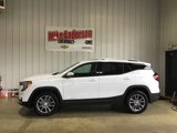 Used 2024 GMC Terrain SLT image 2