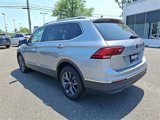 Used 2022 Volkswagen Tiguan SE w/ Panoramic Sunroof Package image 4