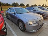 Used 2017 Chrysler 300 C image 3