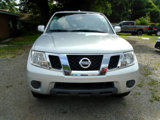Used 2018 Nissan Frontier PRO-4X image 2