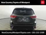 Used 2017 Toyota Highlander Limited Platinum image 6
