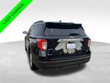 Used 2020 Ford Explorer XLT image 4