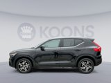 Certified 2023 Volvo XC40 B5 Plus image 2