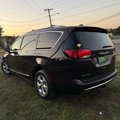 Used 2017 Chrysler Pacifica Touring-L Plus w/ Advanced Safetytec Group image 5