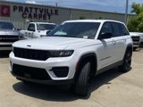 New 2025 Jeep Grand Cherokee Altitude image 3