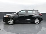 Used 2022 Nissan Kicks S image 4