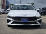 Used 2025 Hyundai Elantra SE image 2
