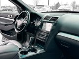 Used 2017 Ford Explorer XLT w/ Equipment Group 202A image 5
