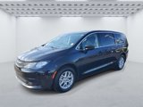Used 2022 Chrysler Voyager LX image 2