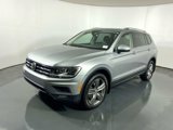 Used 2020 Volkswagen Tiguan SE image 2