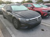 Used 2021 Volkswagen Jetta SE w/ SE Cold Weather Package image 3