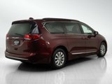 Used 2017 Chrysler Pacifica Touring-L image 5