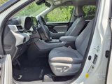 Used 2020 Toyota Highlander LE image 3