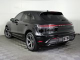 Certified 2023 Porsche Macan image 3
