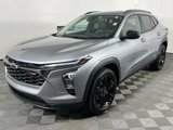 Used 2024 Chevrolet Trax ACTIV w/ Sunroof Package image 2