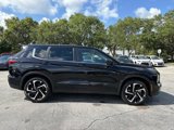 Used 2023 Mitsubishi Outlander SE image 2