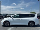 Used 2021 Chrysler Pacifica Touring image 6