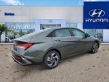 New 2025 Hyundai Elantra SEL image 4