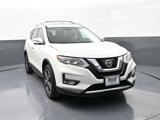 Used 2017 Nissan Rogue SL w/ SL Premium Package image 3