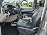 Used 2022 Chrysler Pacifica Touring-L image 3