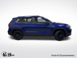 Used 2023 Volkswagen Taos SE w/ Panoramic Sunroof Package image 2