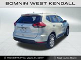 Used 2018 Nissan Rogue SV image 4
