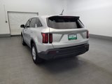 Used 2022 Kia Sorento LX image 6