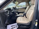 Used 2022 Ford Explorer XLT w/ Equipment Group 202A image 4