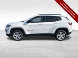 Used 2022 Jeep Compass Latitude image 2