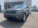 Used 2021 Jeep Grand Cherokee Laredo image 2