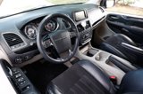 Used 2014 Chrysler Town & Country Touring-L image 4