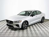 Certified 2025 Volvo S60 B5 Core image 3