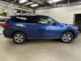 Used 2020 Nissan Pathfinder S image 4