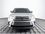 Used 2019 Toyota Highlander SE image 2