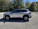 Used 2024 Toyota Corolla Cross LE image 2