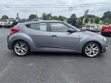 Used 2017 Hyundai Veloster image 5