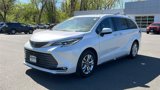 Certified 2024 Toyota Sienna Platinum image 3