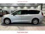 Used 2024 Chrysler Pacifica Touring-L image 4