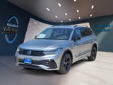 Certified 2024 Volkswagen Tiguan SE R-Line image 2