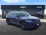 Used 2022 Volkswagen Tiguan SE image 2