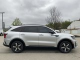 Used 2021 Kia Sorento S image 2